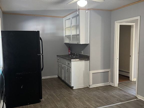 3rd image of 71 Blackhawk Rd #9