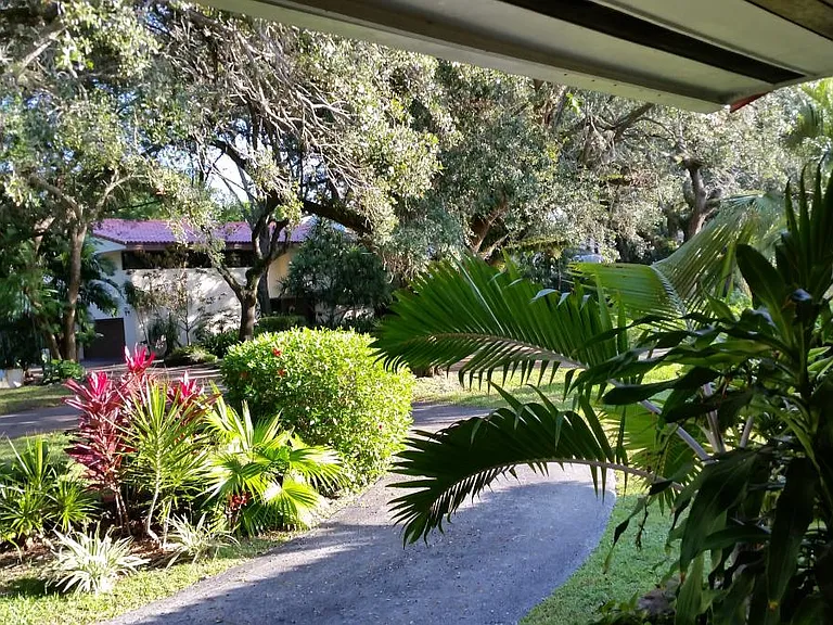 450 Tivoli Ave — Photo 10