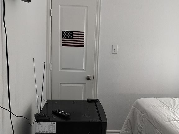 2nd image of 505 Virginia Way #3