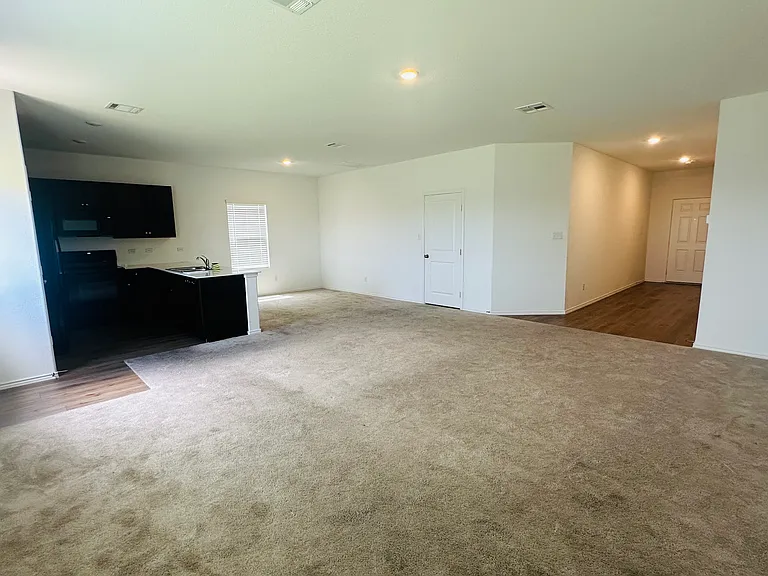 1139 Catfish Ln — Photo 4
