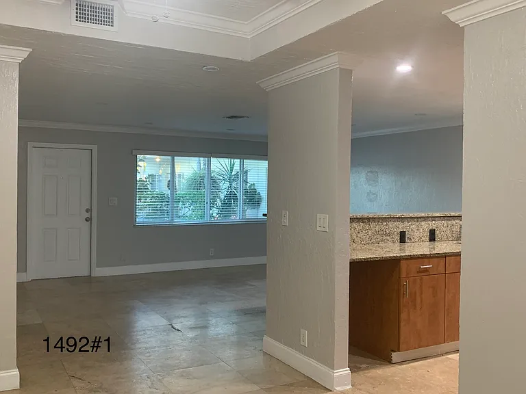 1492 Holly Heights Dr — Photo 9