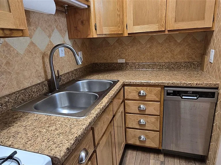 1002 Harmon Pl #1002 — Photo 9