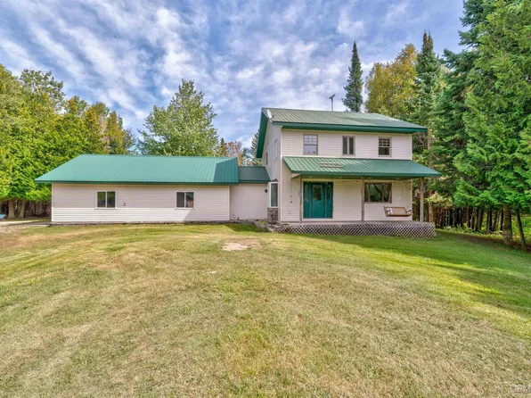 9149 Chvala Rd, Manistique, MI 49854