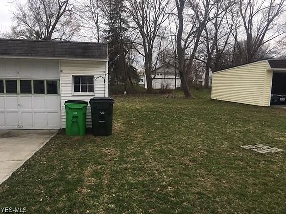 3rd image of 20 Ledgewood Dr