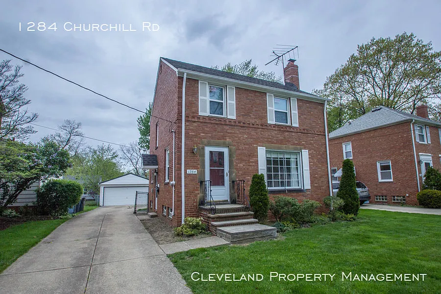 1284 Churchill Rd photo 1