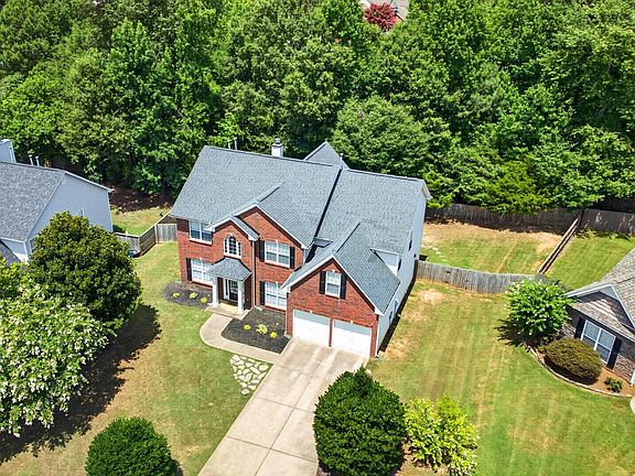 2nd image of 513 Adeline Ct