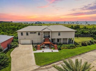 202 Debbie Ln, San Leon, TX 77539