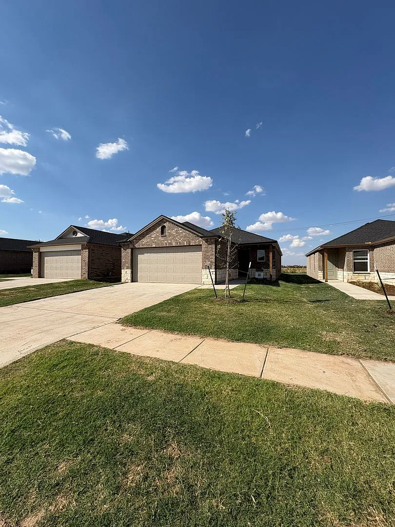 Space to Live, Room to Grow: Brand-New Construction 4-Bedroom, 2-Bathroom Home in Yukon — Photo 2