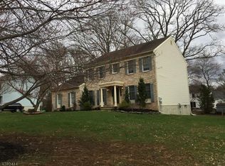 6 Merion Ln, Washington, NJ 07882