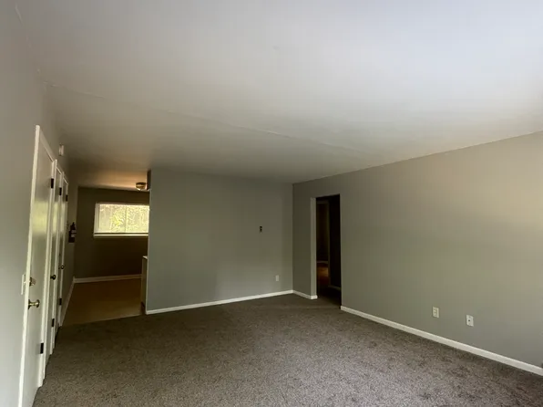 232 E Glenguile St APT A, Kalamazoo, MI 49004