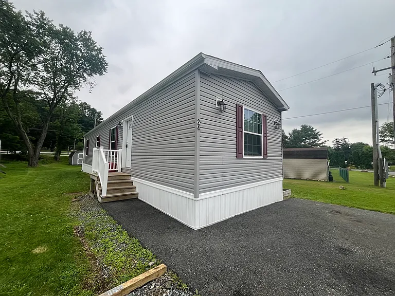 24 Mountain Scene Dr — Photo 1