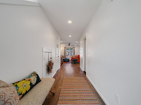 5th image of 17 NW 6th Pl