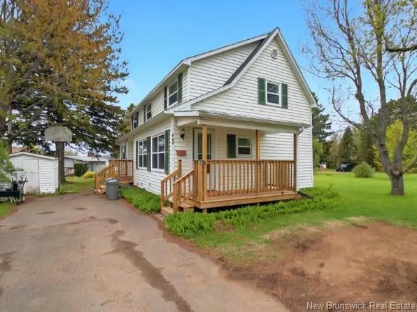 745 Amirault St, Dieppe, NB E1A 1E9