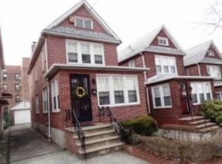 5230 66th St, Maspeth, NY 11378