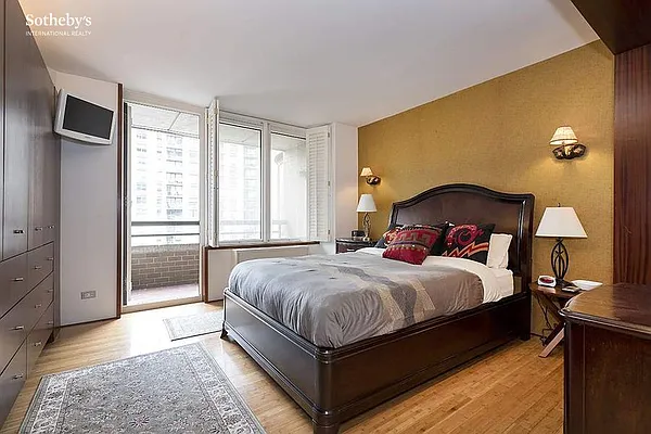 Rented by Sotheby's International Realty | media 14