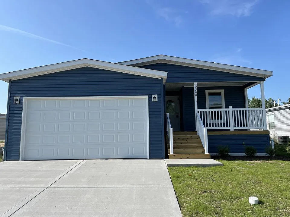 5049 Sawgrass Dr #427