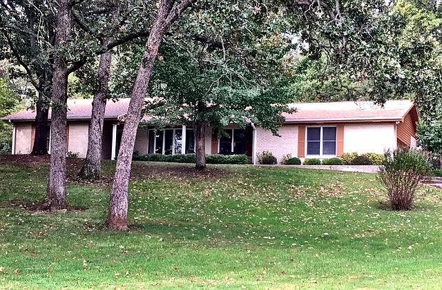 1st image of 113 Oak Hills Dr