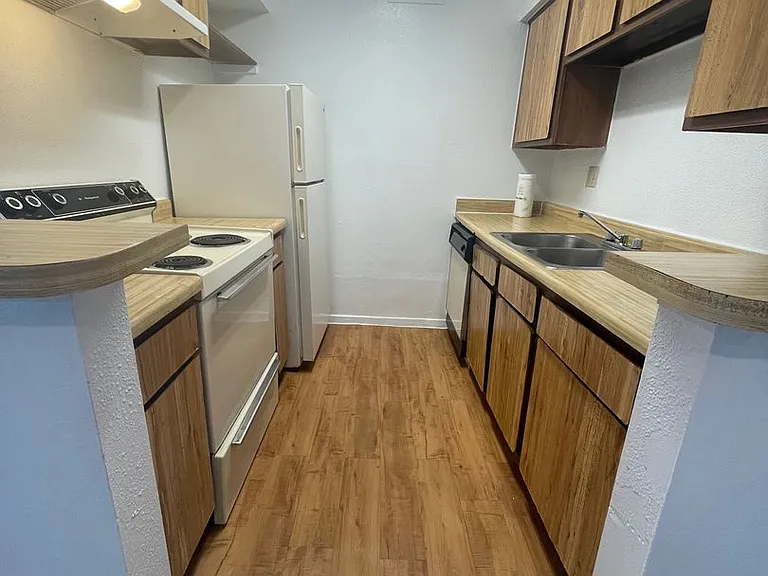 Ashley Crest — Photo 20