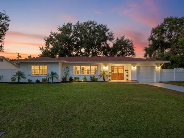 1736 Golf View Dr, Belleair, FL 33756