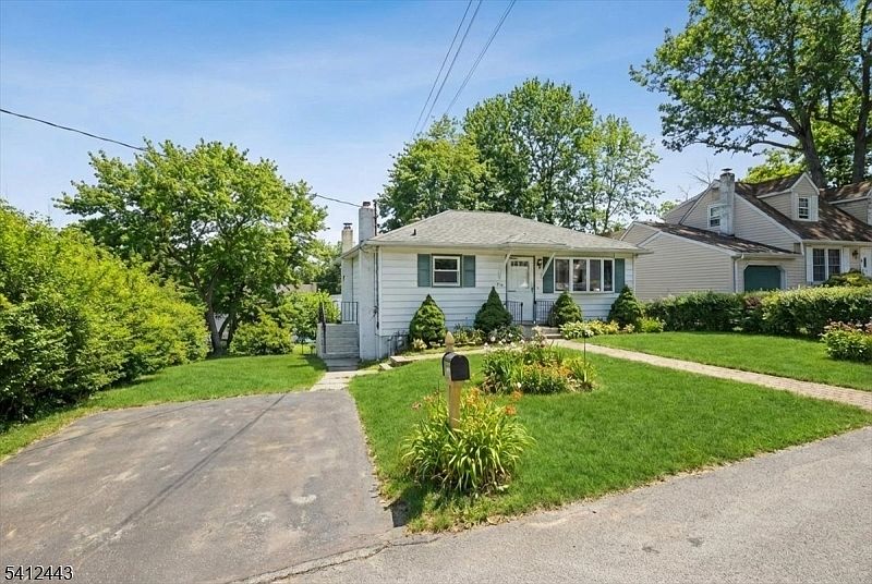 1st image of 625 E Vail Rd