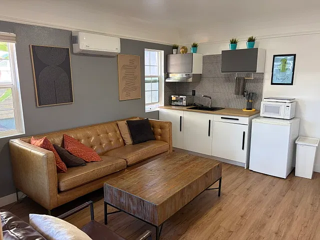 2 bed, 600 sqft, $2,800 — Photo 2
