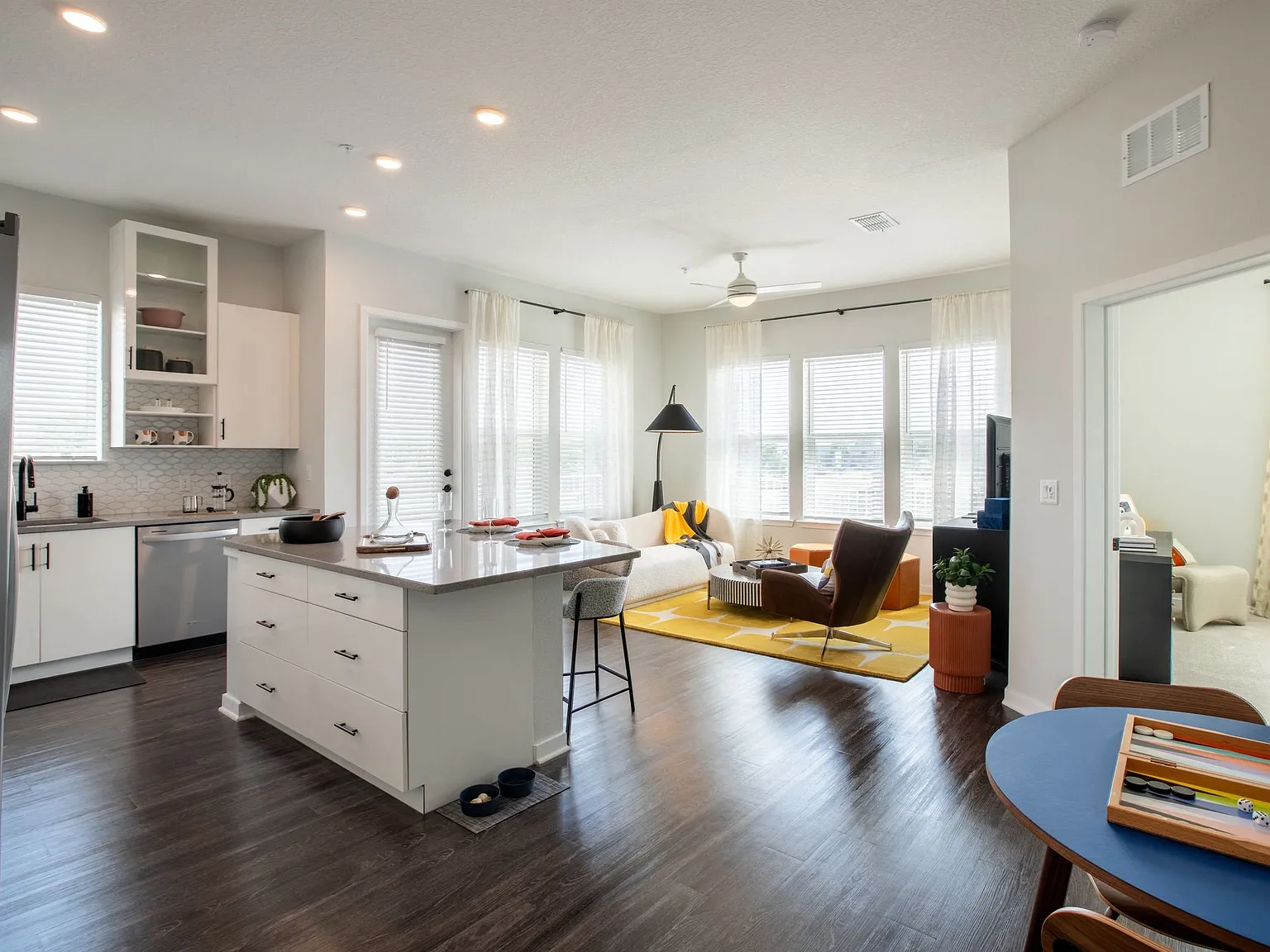 Cirrus Apartments — Photo 2