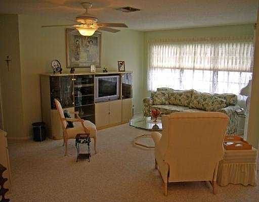 2nd image of 917 Hickory Hill Ct