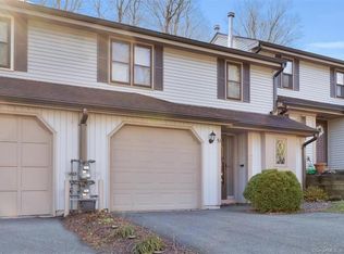 53 Schoolhouse Xing #53, Wethersfield, CT 06109