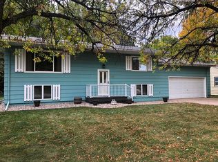 408 Dakota Ave, Volga, SD 57071