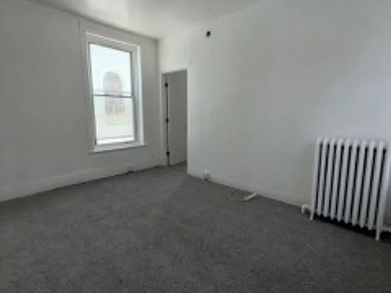 321 E Price St — Photo 12