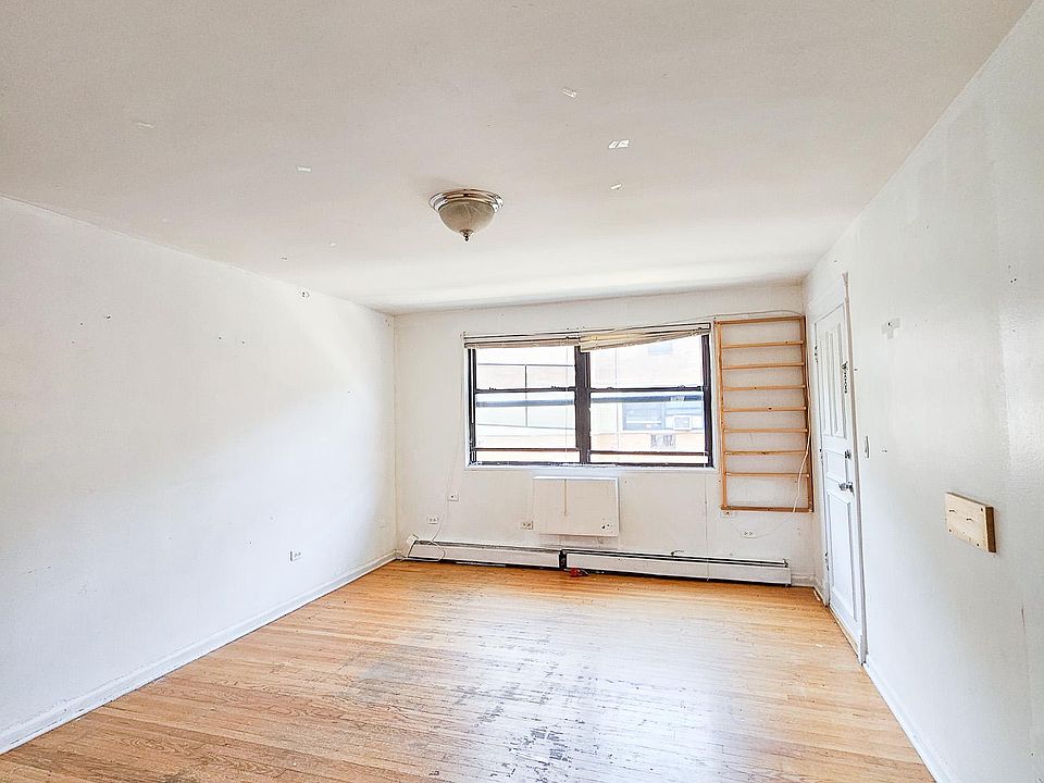 2nd image of 1652 W Pratt Blvd APT 2S