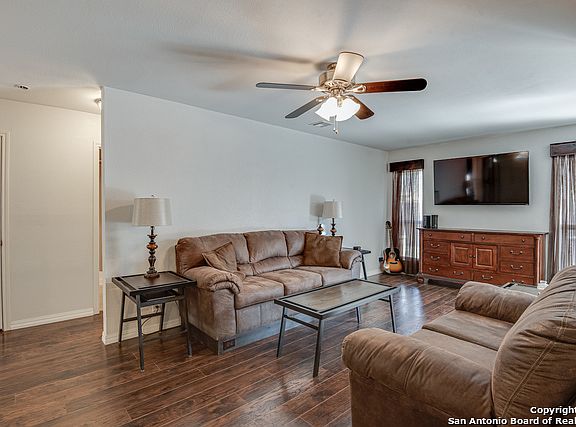 4th image of 718 Dana Dr