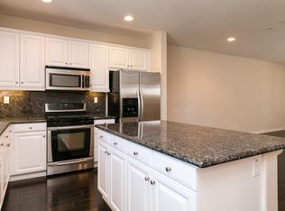 1543 Flynn Rd, Camarillo, CA 93012