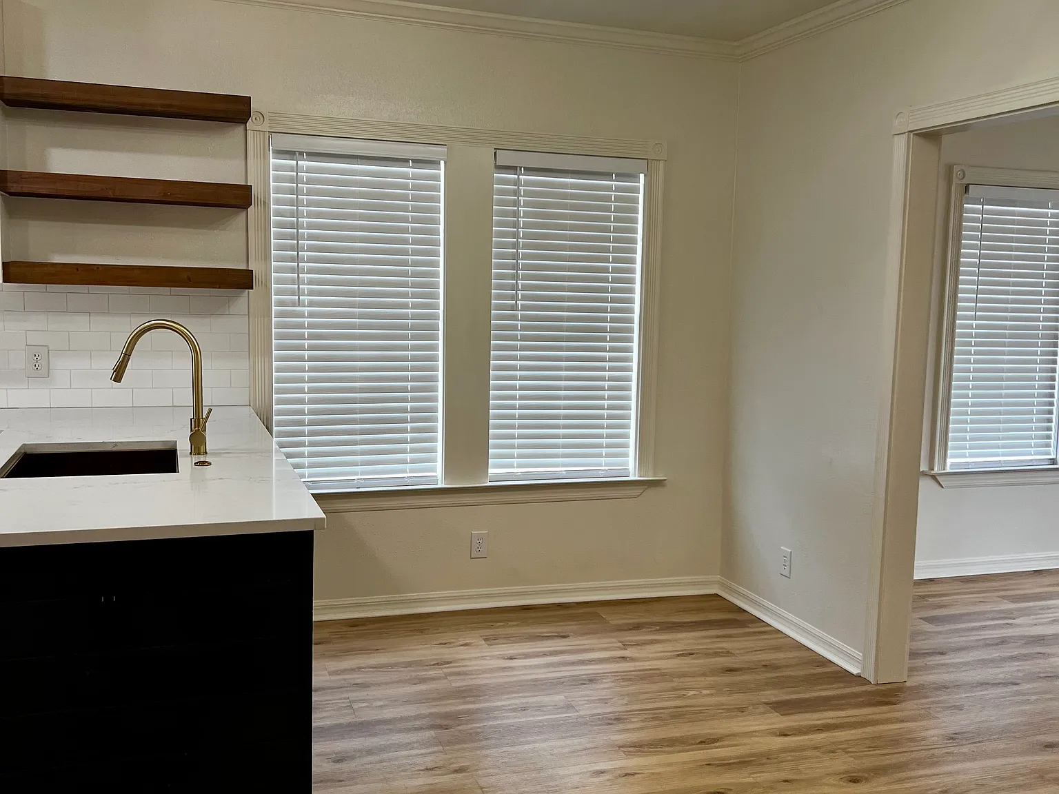 2 bed, 1010 sqft, $1,700 — Photo 4