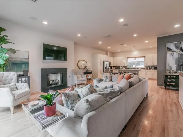 908 Magnolia Grn, Fort Worth, TX 76104