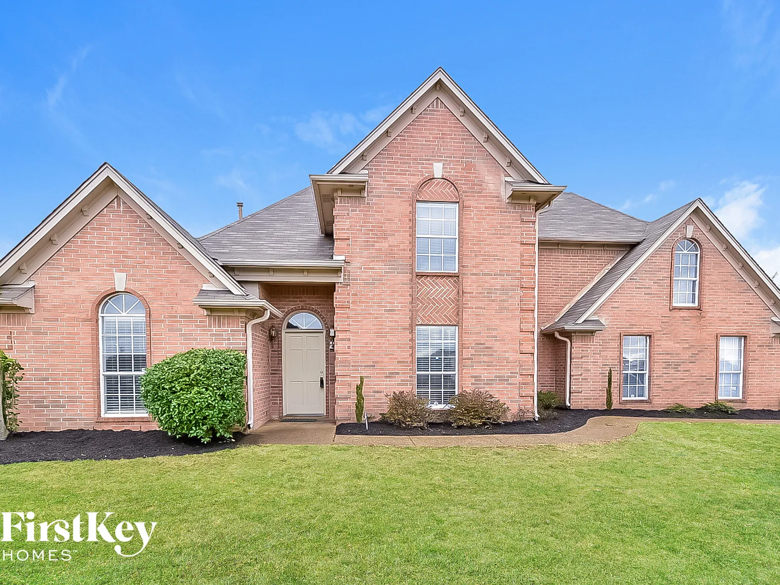 4 bed, 3.5 bath, 2433 sqft, $2,720 — Photo 2