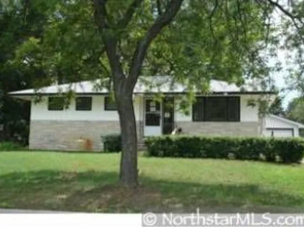 2819 Ohenry Rd, Brooklyn Center, MN 55430