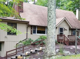 100 Pecan Ter, Greentown, PA 18426