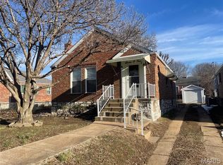 704 Dallas Dr, Saint Louis, MO 63125