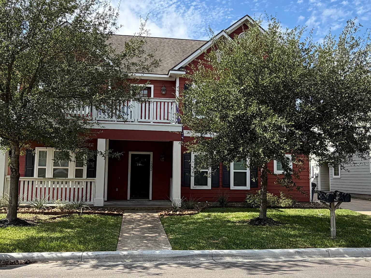 4 bed, 4.5 bath, 1747 sqft, $2,995 — Photo 1