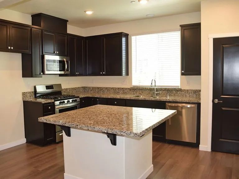 3280 Chickadee Ct — Photo 5