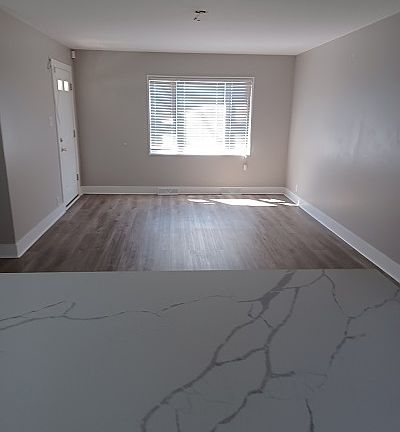 3rd image of 360 Merrill Ave