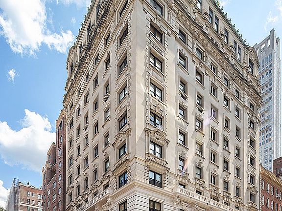 3rd image of 26 E 63rd St APT 8B