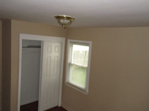 3rd image of 260 W Fairmount Ave