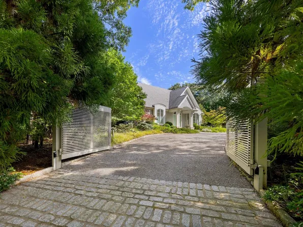 1 Tall Tree Ct, East Hampton, NY 11937
