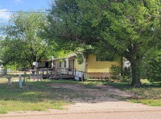 209 Air Base Rd, Tye, TX 79563