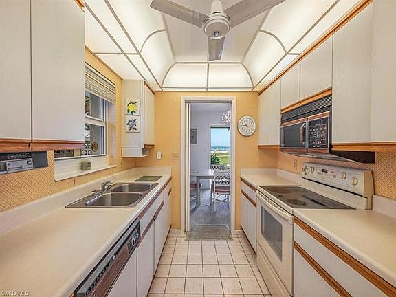 5th image of 2151 Gulf Shore Blvd N APT 108