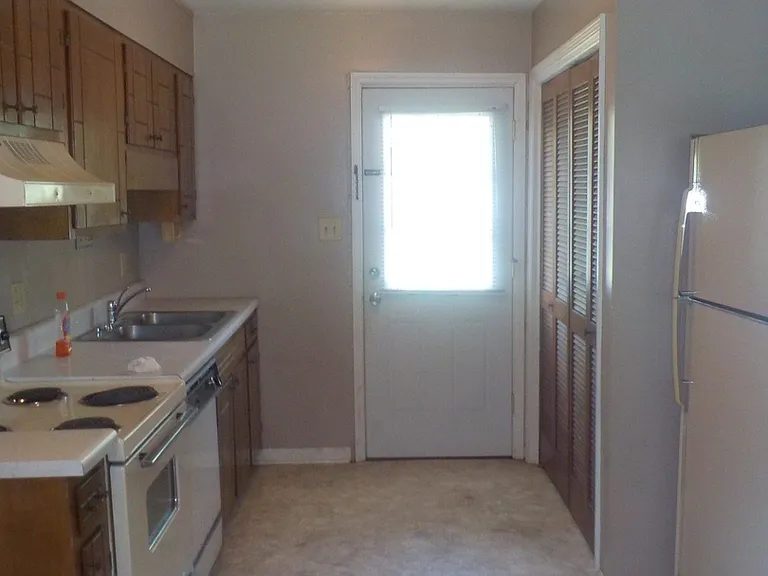 2785 Vance Dr NW #4 — Photo 3