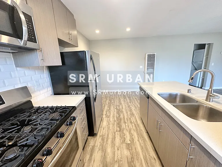 4123 37th St #8 — Photo 7