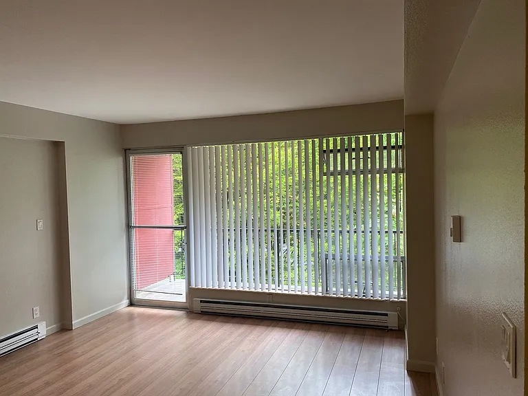 2020 Building — Photo 16